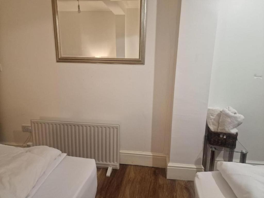 Central Suite, 3 Single Beds Bristol Kültér fotó